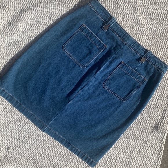 Ann Taylor Loft/Jean Skirt/Size 10 - Picture 4 of 14